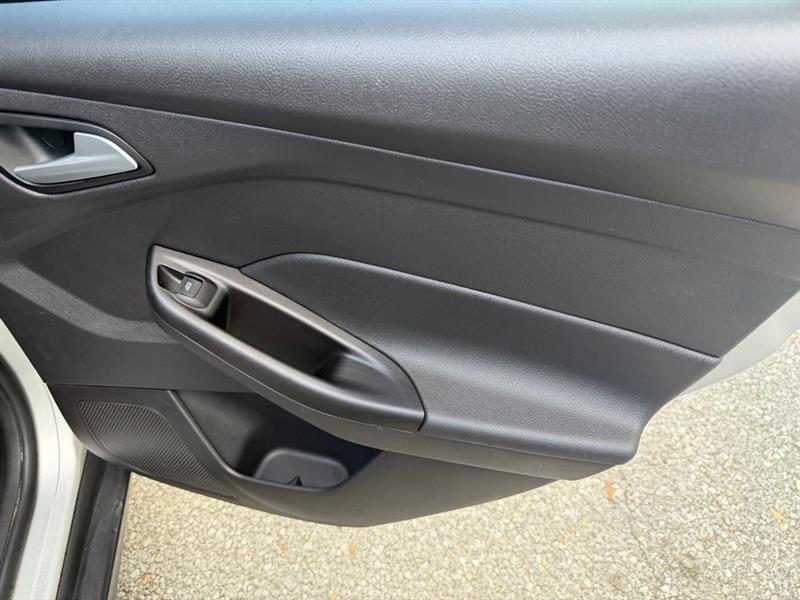 Ford Focus SE Hatch 2014