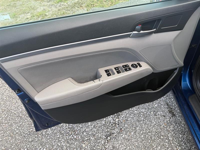 Hyundai Elantra Limited 2019