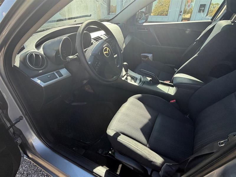 Mazda MAZDA3 i SV 4-Door 2010