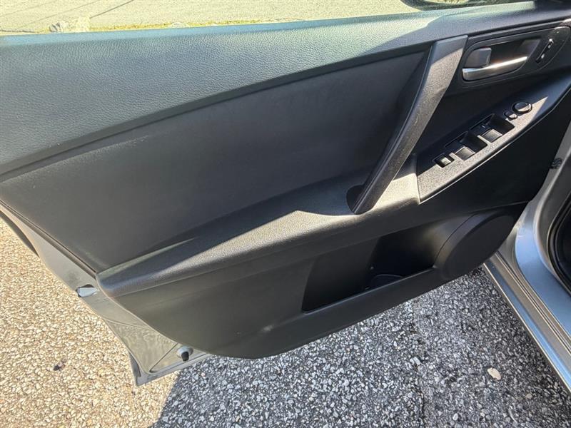 Mazda MAZDA3 i SV 4-Door 2010