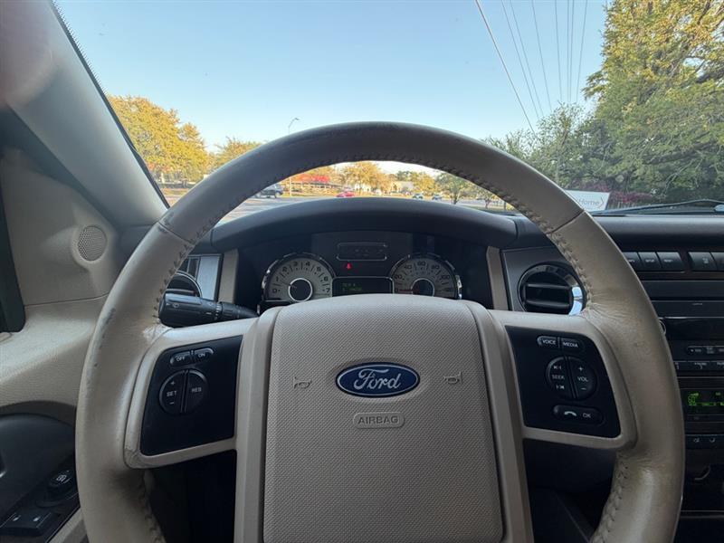 Ford Expedition EL XLT 2WD 2012