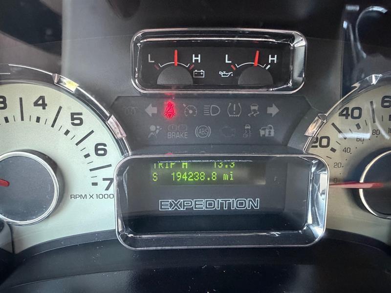 Ford Expedition EL XLT 2WD 2012