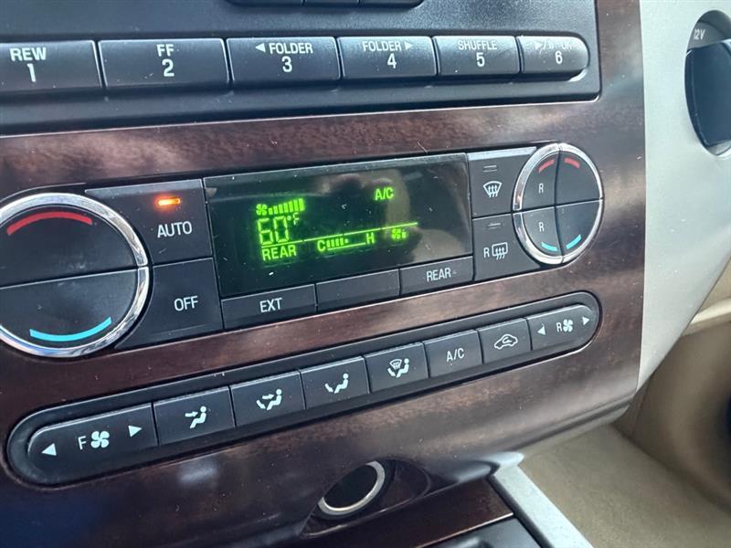 Ford Expedition EL XLT 2WD 2012