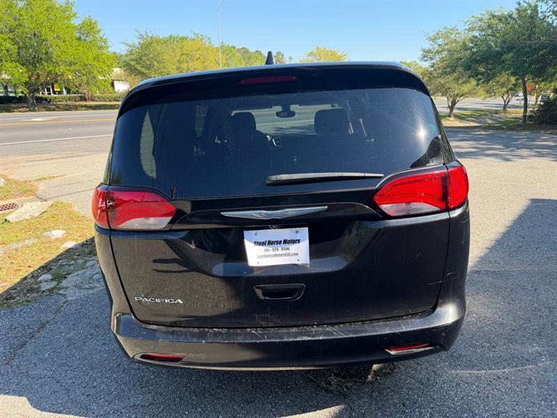 Chrysler Pacifica Touring 2017