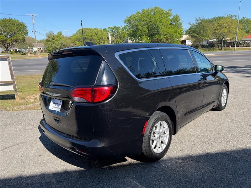 Chrysler Pacifica Touring 2017