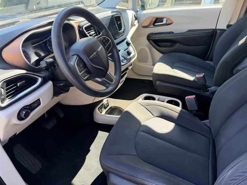 Chrysler Pacifica Touring 2017