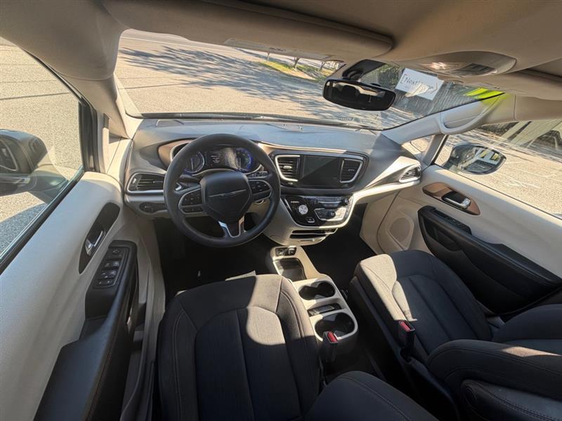 Chrysler Pacifica Touring 2017