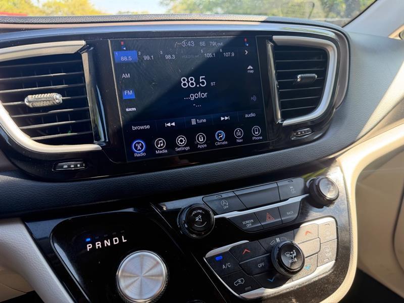 Chrysler Pacifica Touring 2017