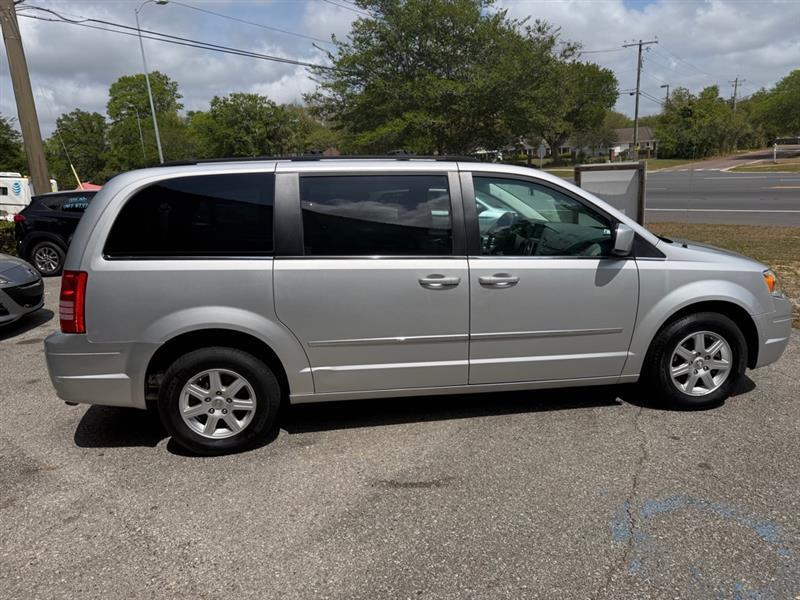 Chrysler Town & Country Touring 2010