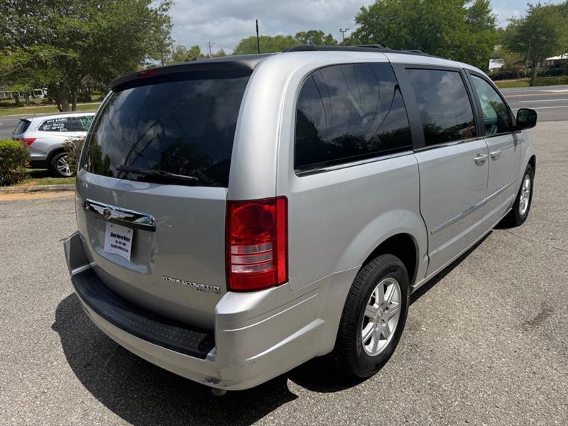 Chrysler Town & Country Touring 2010