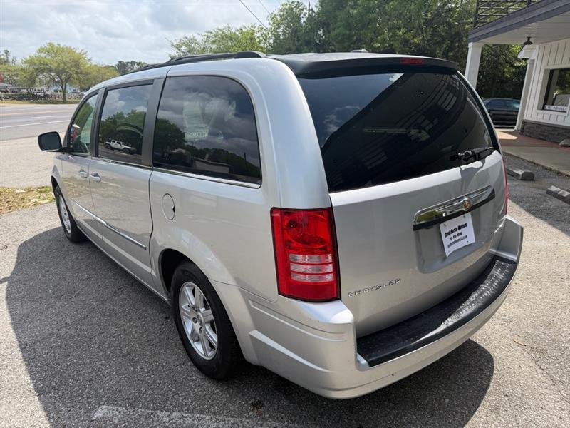 Chrysler Town & Country Touring 2010
