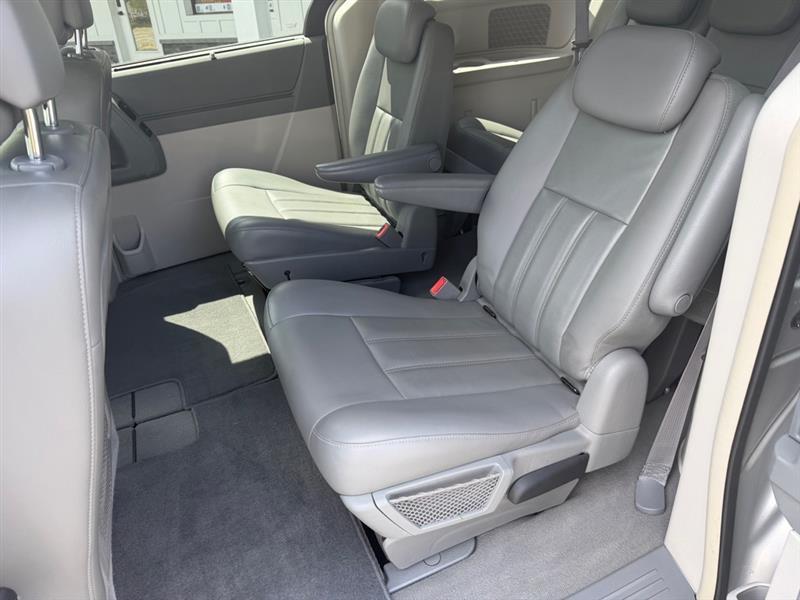 Chrysler Town & Country Touring 2010