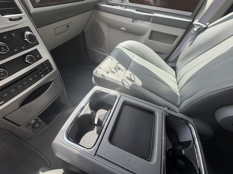 Chrysler Town & Country Touring 2010