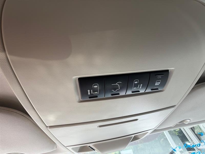 Chrysler Town & Country Touring 2010