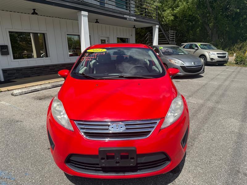 Ford Fiesta SE Sedan 2013