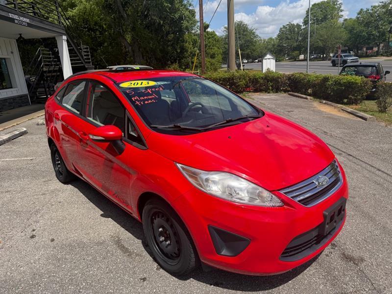 Ford Fiesta SE Sedan 2013