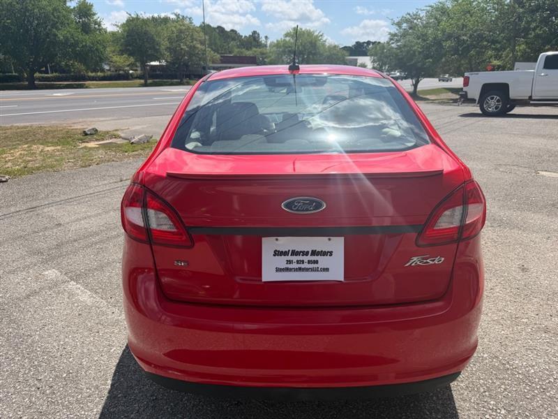 Ford Fiesta SE Sedan 2013