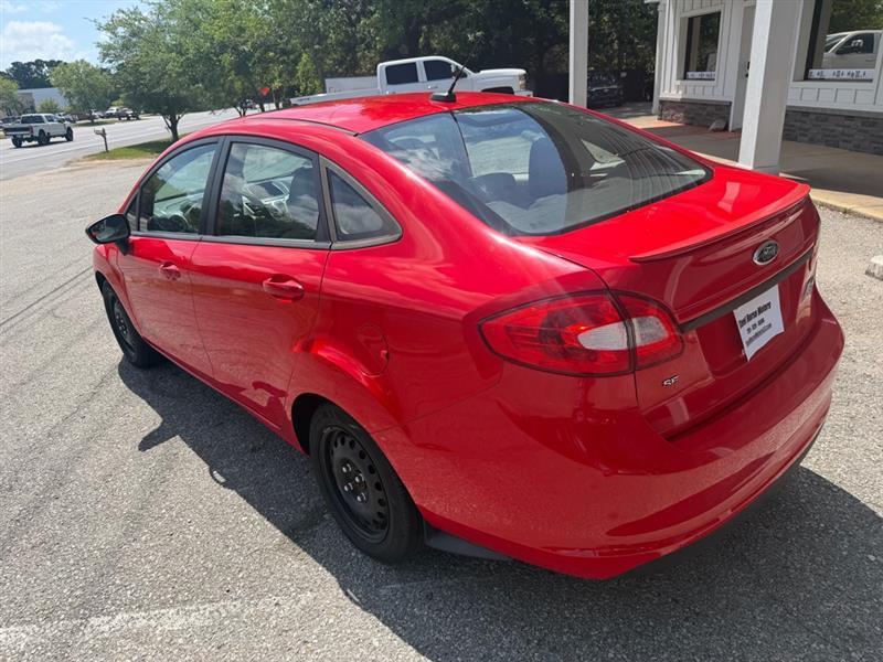 Ford Fiesta SE Sedan 2013