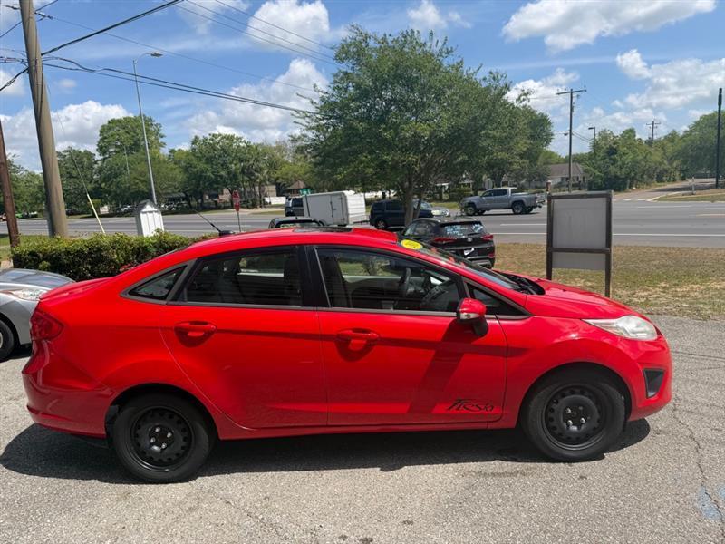 Ford Fiesta SE Sedan 2013