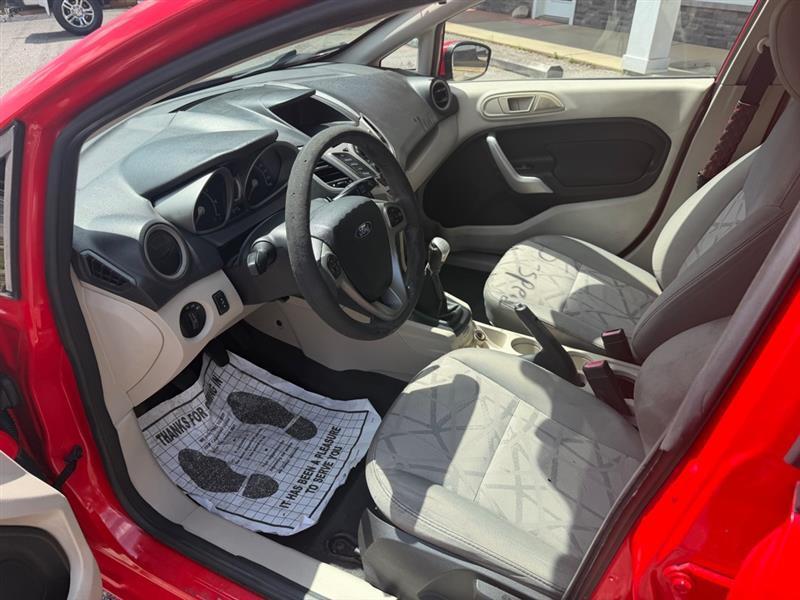 Ford Fiesta SE Sedan 2013