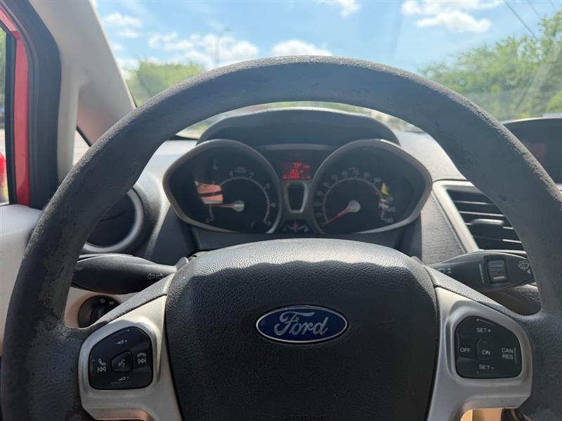 Ford Fiesta SE Sedan 2013
