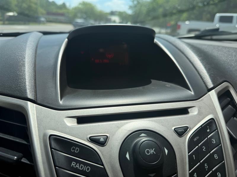 Ford Fiesta SE Sedan 2013