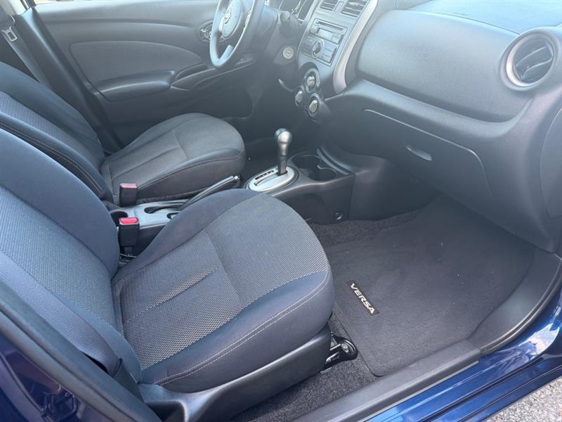 Nissan Versa 1.6 S 5M 2014