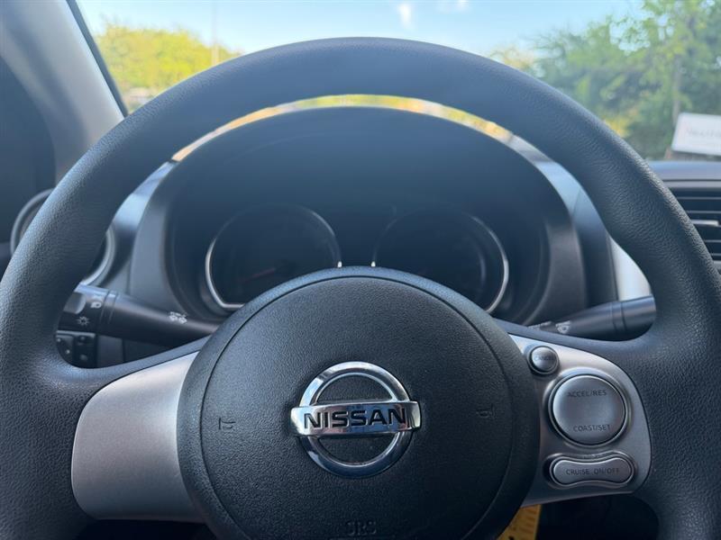 Nissan Versa 1.6 S 5M 2014