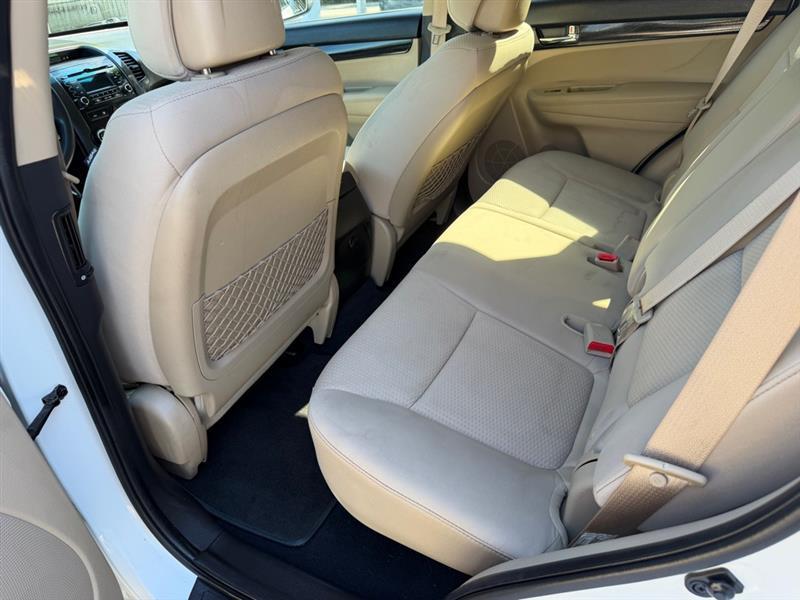 Kia Sorento LX 2WD 2012