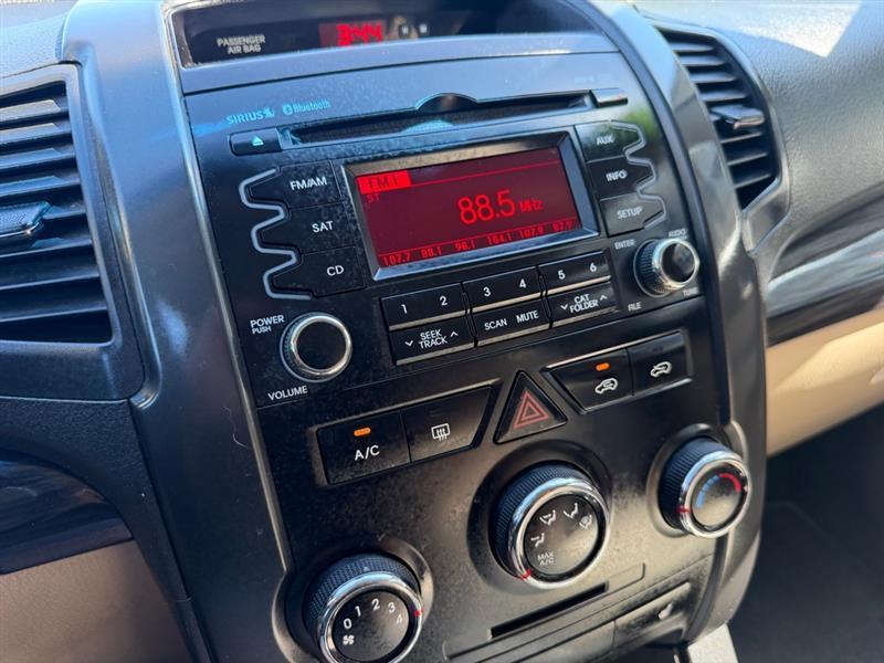 Kia Sorento LX 2WD 2012