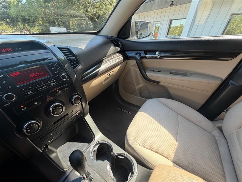 Kia Sorento LX 2WD 2012