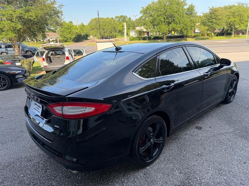Ford Fusion SE 2016