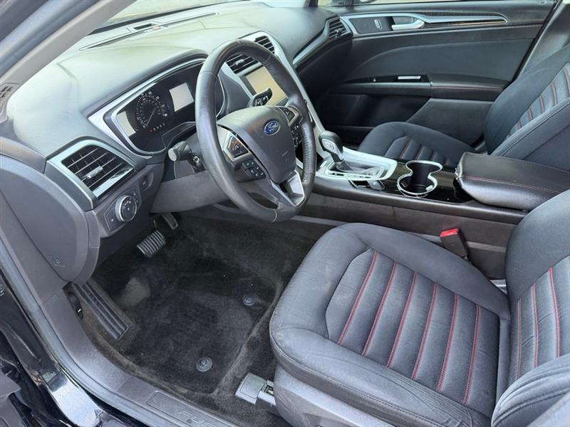 Ford Fusion SE 2016