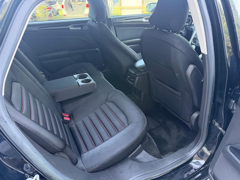 Ford Fusion SE 2016