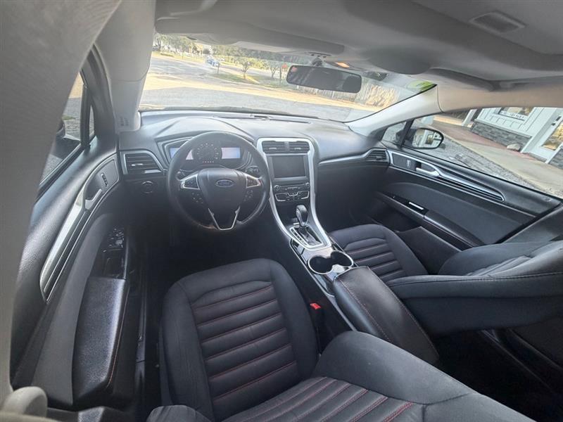 Ford Fusion SE 2016