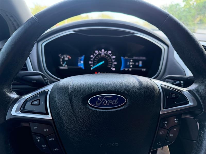 Ford Fusion SE 2016