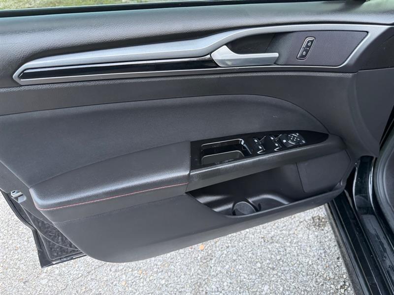 Ford Fusion SE 2016