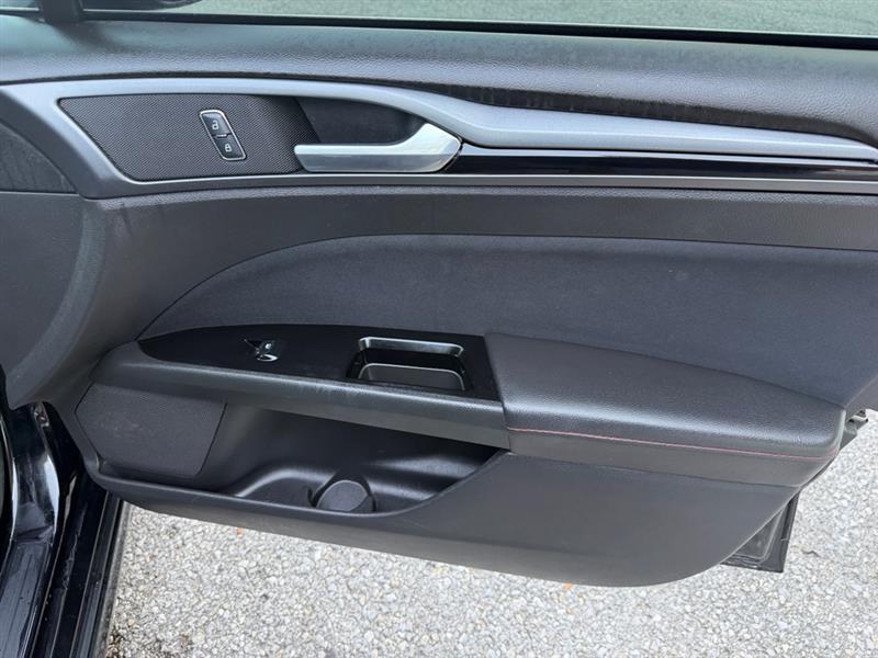 Ford Fusion SE 2016