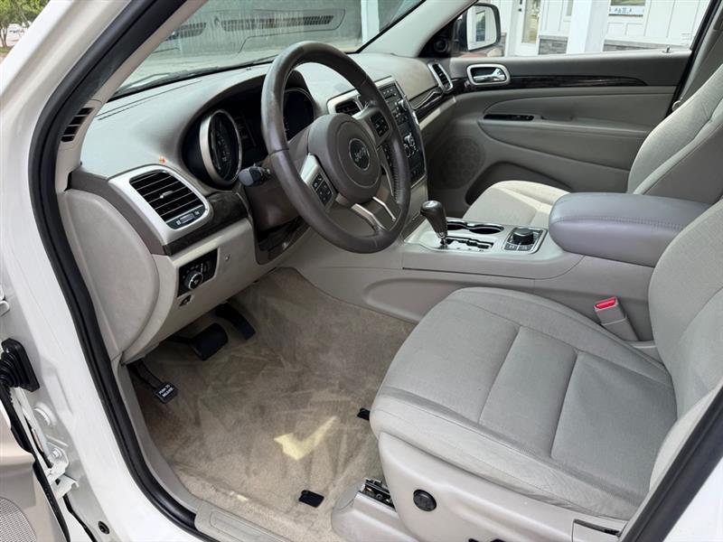 Jeep Grand Cherokee Laredo 4WD 2012