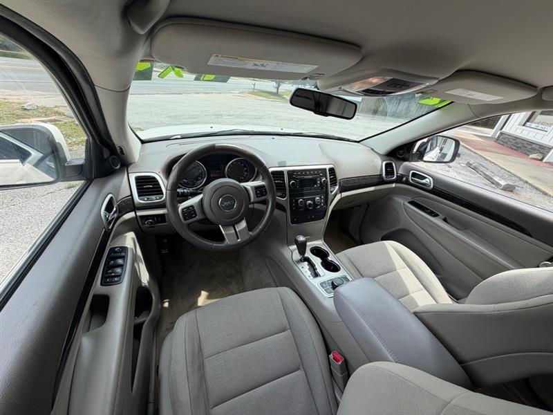 Jeep Grand Cherokee Laredo 4WD 2012