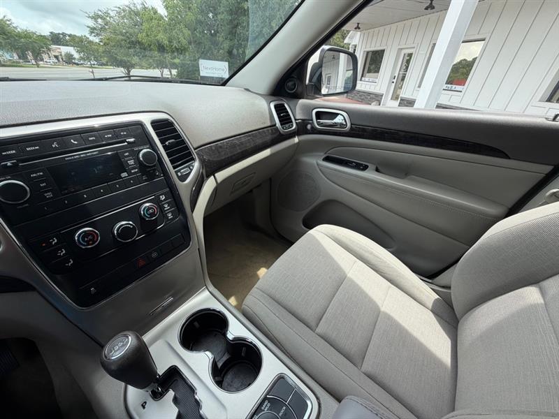 Jeep Grand Cherokee Laredo 4WD 2012