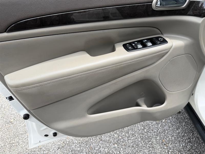 Jeep Grand Cherokee Laredo 4WD 2012