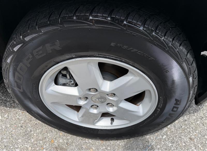 Jeep Grand Cherokee Laredo 4WD 2012