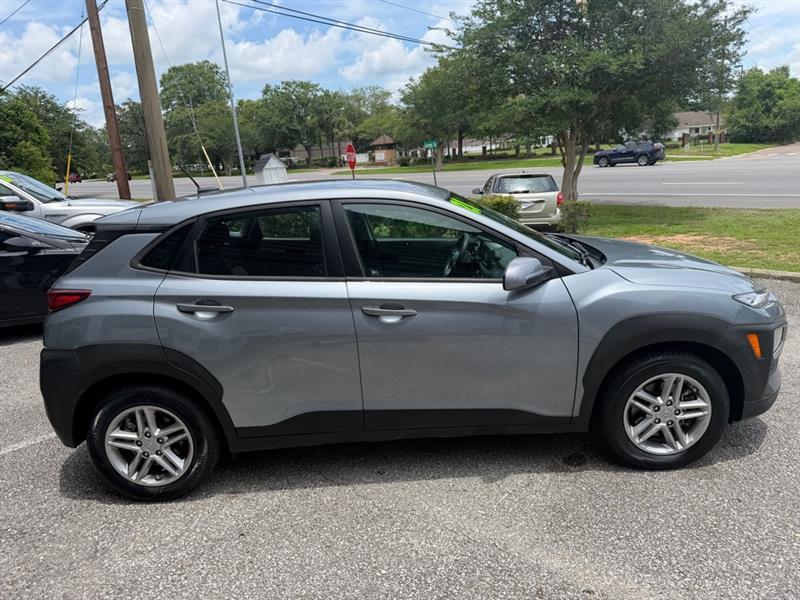 Hyundai Kona SE AWD 2021