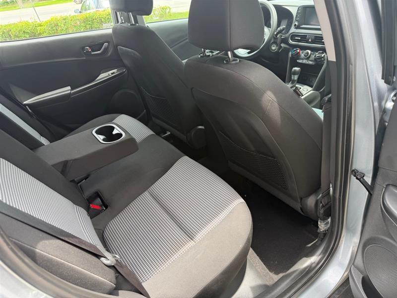 Hyundai Kona SE AWD 2021