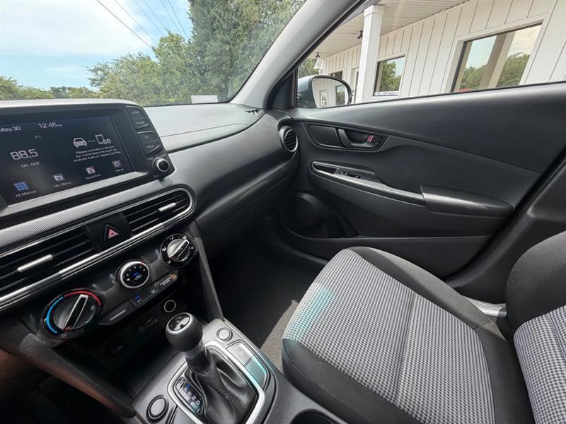 Hyundai Kona SE AWD 2021