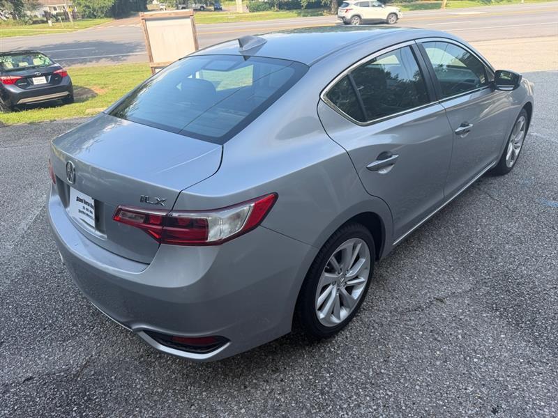Acura ILX 8-Spd AT 2017