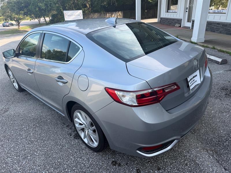 Acura ILX 8-Spd AT 2017