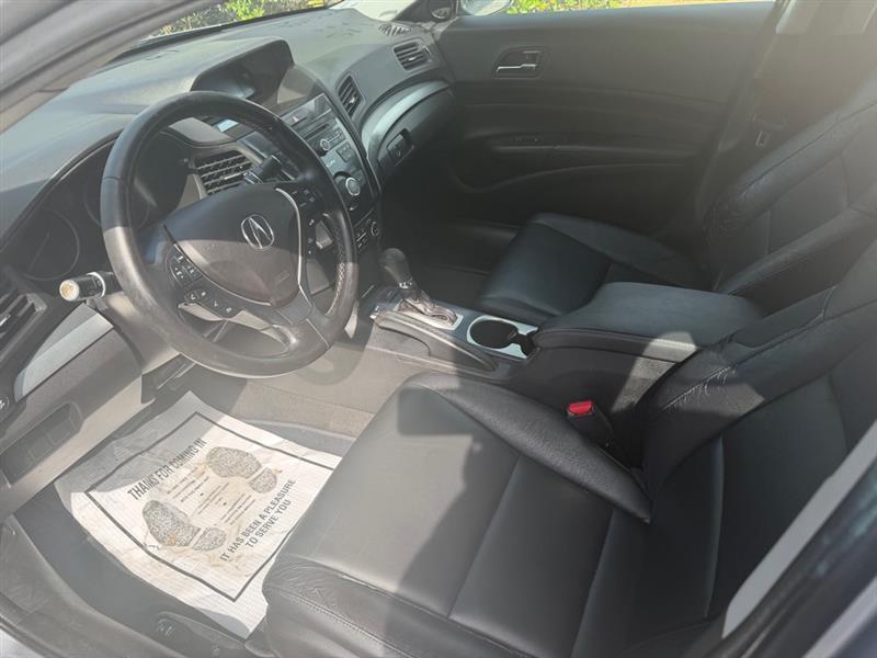 Acura ILX 8-Spd AT 2017