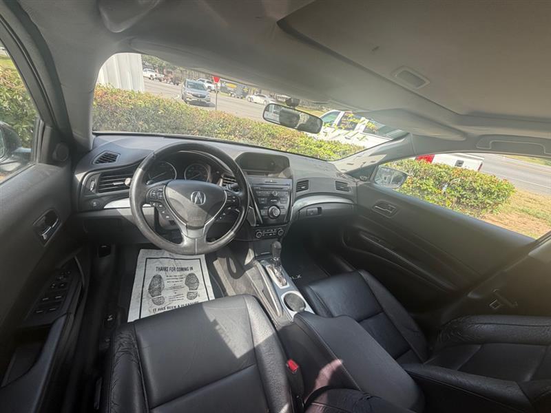 Acura ILX 8-Spd AT 2017